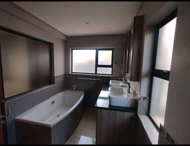 3 BEDROOM TOWNHOUSE FOR SALE IN MONTANA